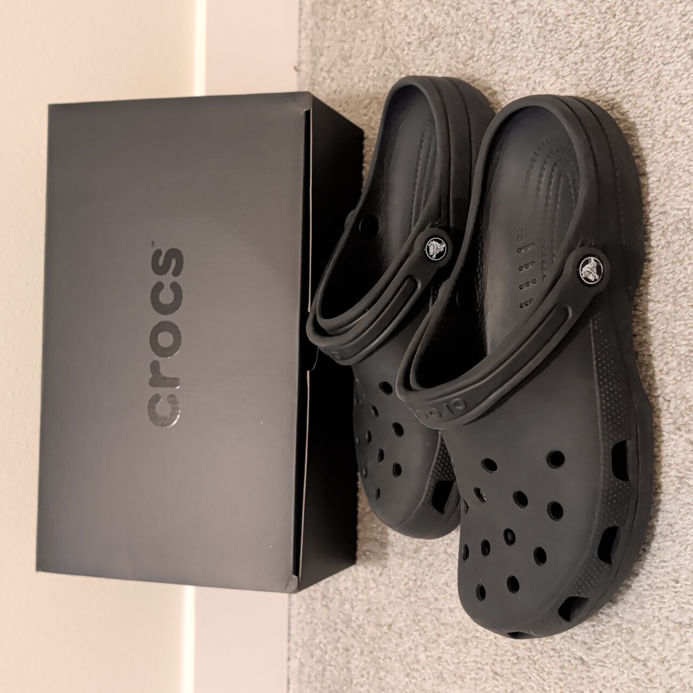 Crocs Black - Men 10 / Women 12